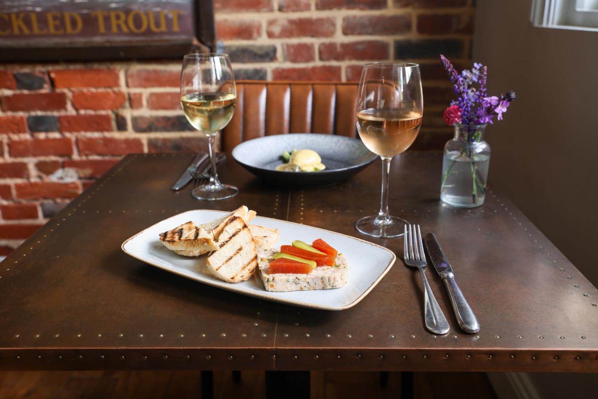 The Tickled Trout Hotell Maidstone Eksteriør bilde